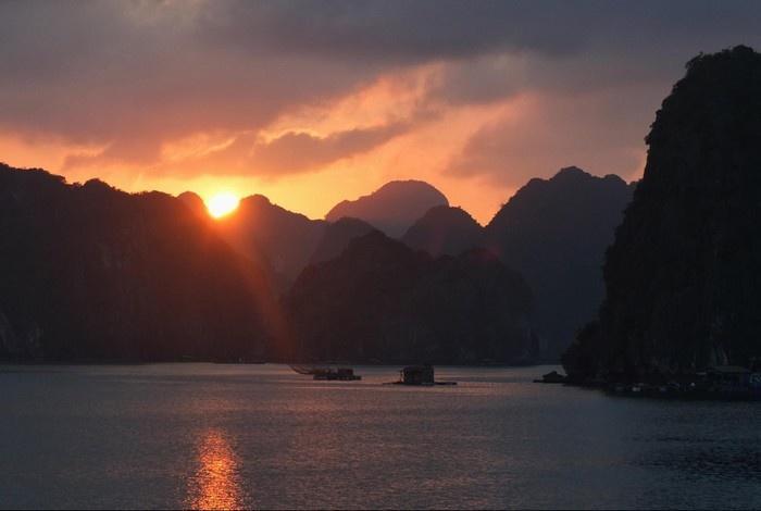 Anh Thuan Hotel 1 Cat Ba Island ภายนอก รูปภาพ