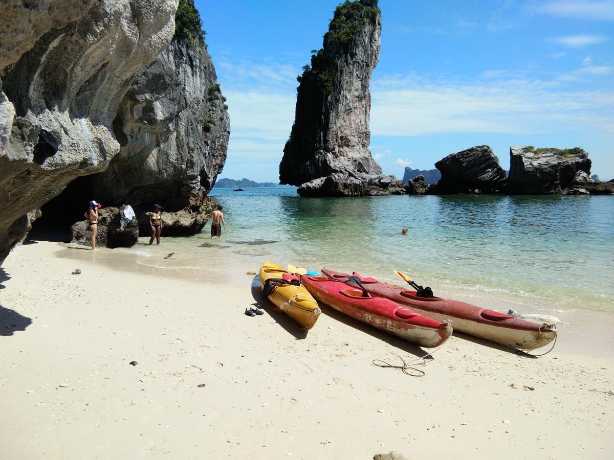 Anh Thuan Hotel 1 Cat Ba Island ภายนอก รูปภาพ