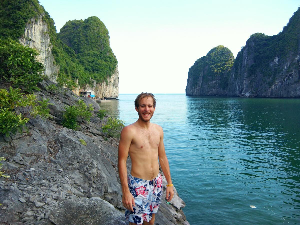 Anh Thuan Hotel 1 Cat Ba Island ภายนอก รูปภาพ