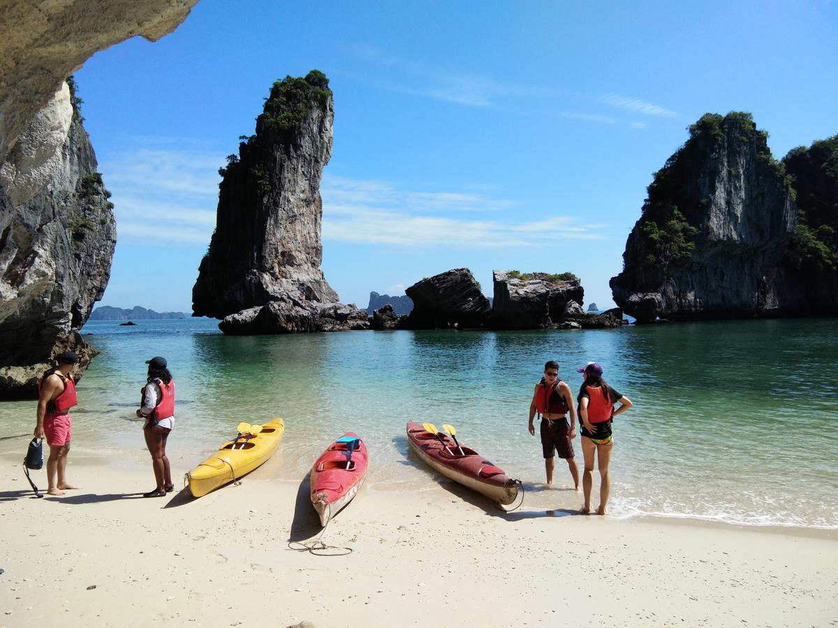 Anh Thuan Hotel 1 Cat Ba Island ภายนอก รูปภาพ